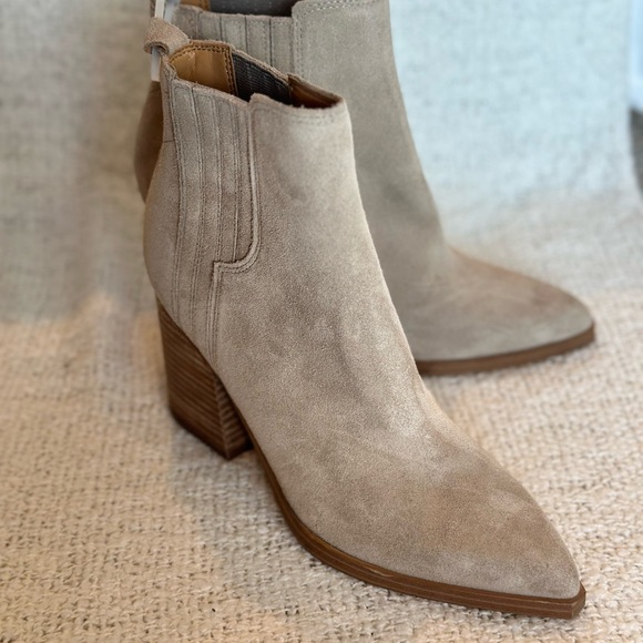 Marc Fisher Ltd Oshay Pointed Toe Bootie size 6 - Picture 3 of 6